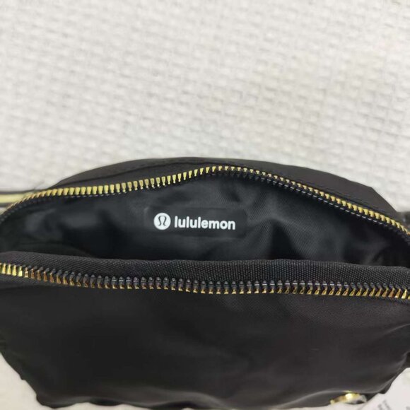 Lululemon Everywhere Belt Bag - Picture 5 of 5